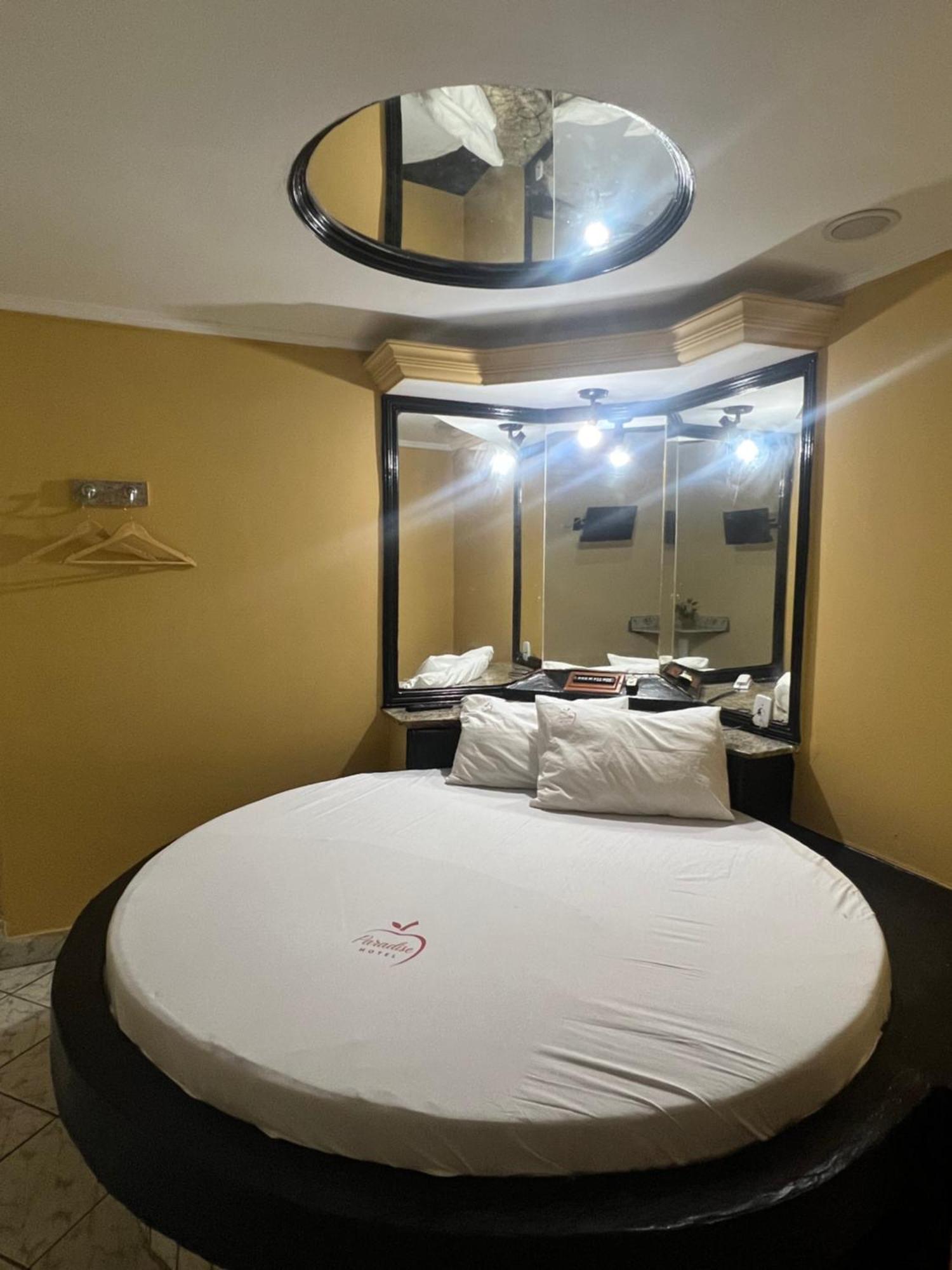 Hotel Paradise Salvador Buitenkant foto